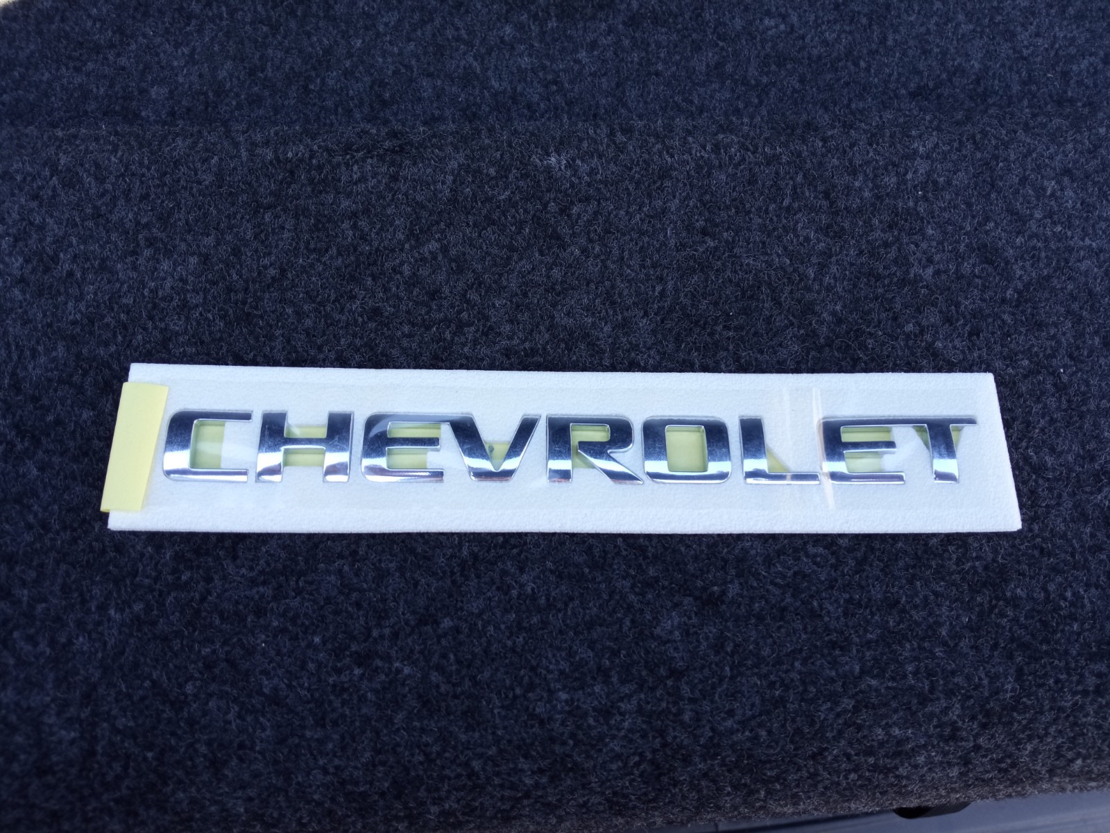Возвращение к истокам эмблема Chevrolet, этап 2 — Chevrolet Niva GLX, 1 ...