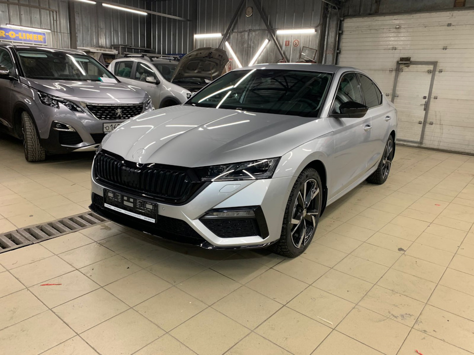 пример серебристого цвета и rs переднего бампера — Skoda Octavia A8 Mk4