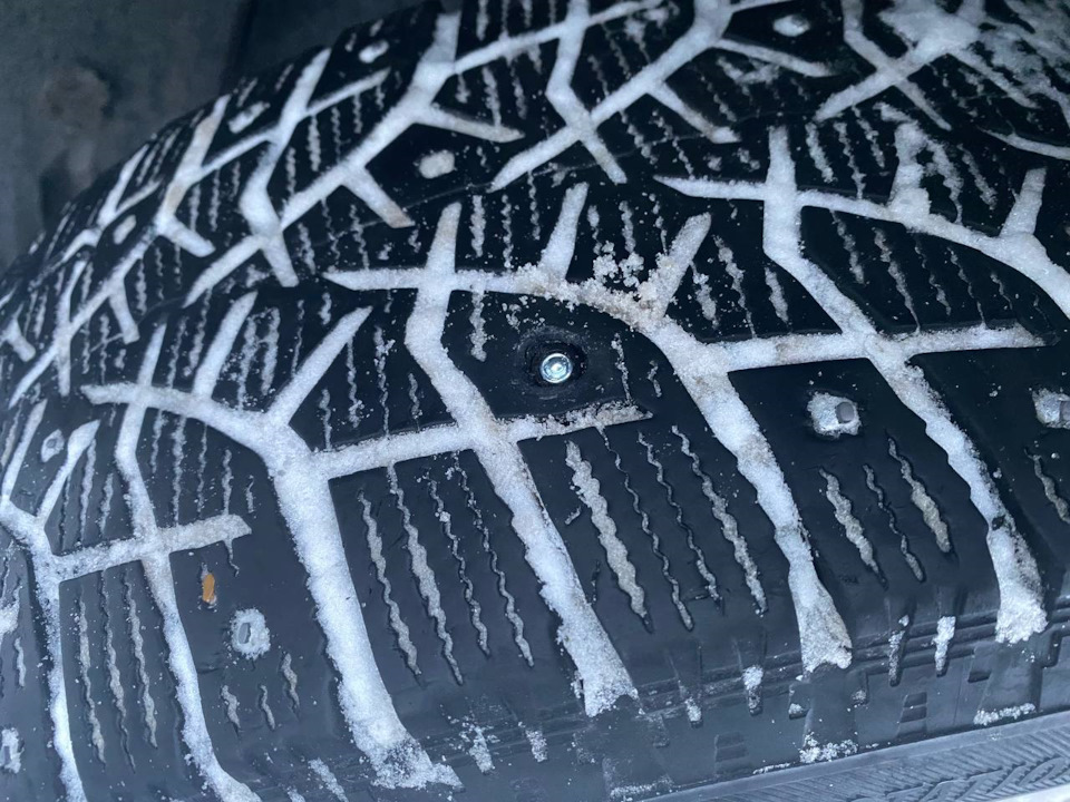 . — Renault Logan (2G)