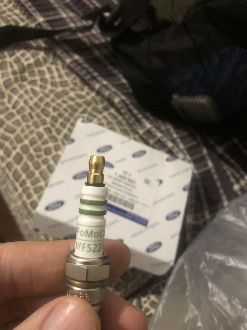 Платиновые свечи — Ford Fiesta (Mk VI), 1,6 л, 2017 года | плановое ТО ...