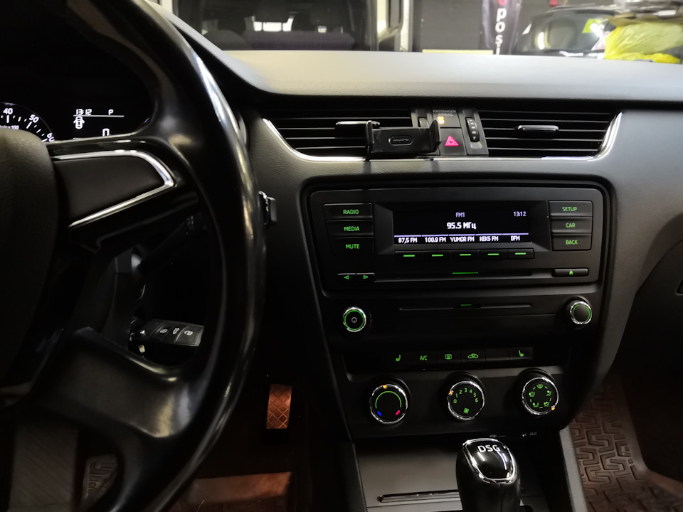 Штатное головное устройство для Skoda Octavia — Avtopositive.ru на DRIVE2