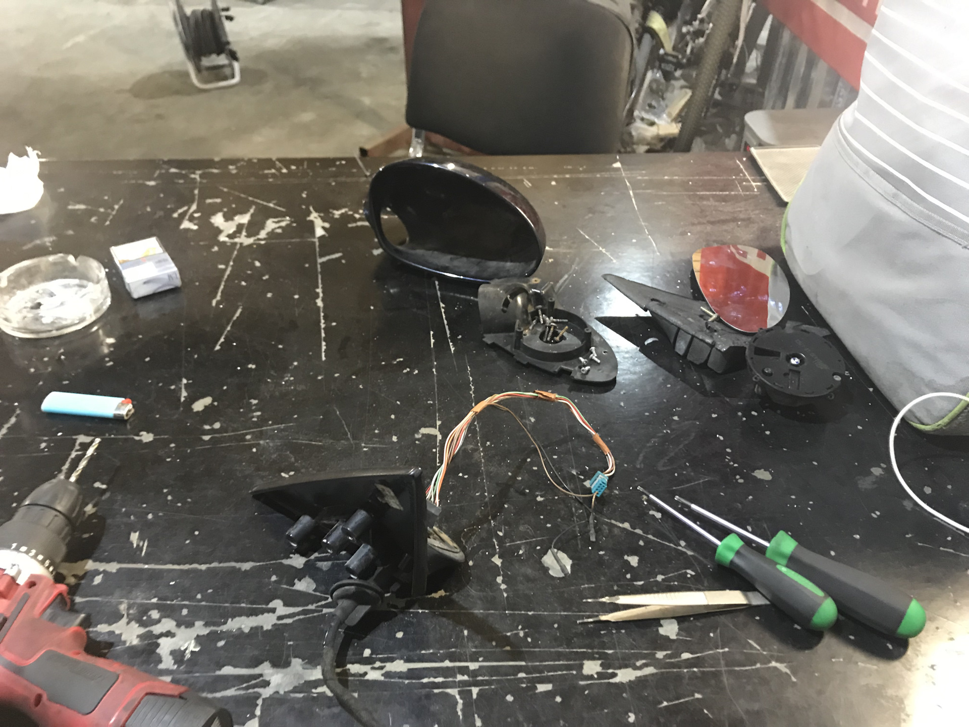 Ремонт бокового зеркала BMW 7 series (E32), 5 л, 1988 года своими руками DRIVE