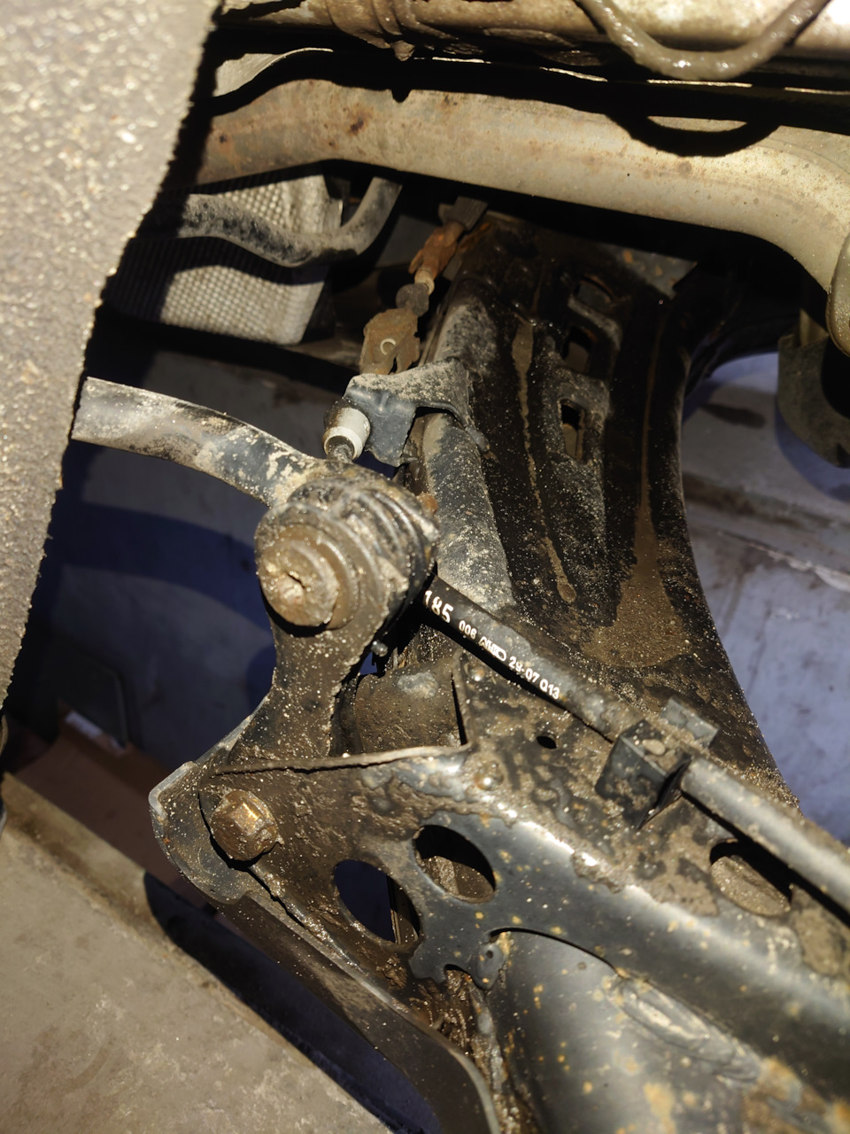 Фото в бортжурнале Mercedes-Benz B-Class (W245). Запчасти на фото: 185008, 2807013