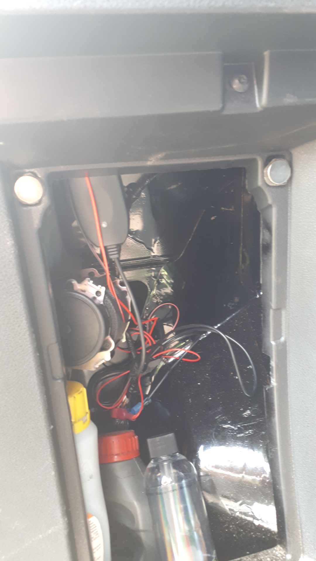 Небольшое тюнинг пластиковых лючков в багажнике — Lada XRAY, 1,8 л ...