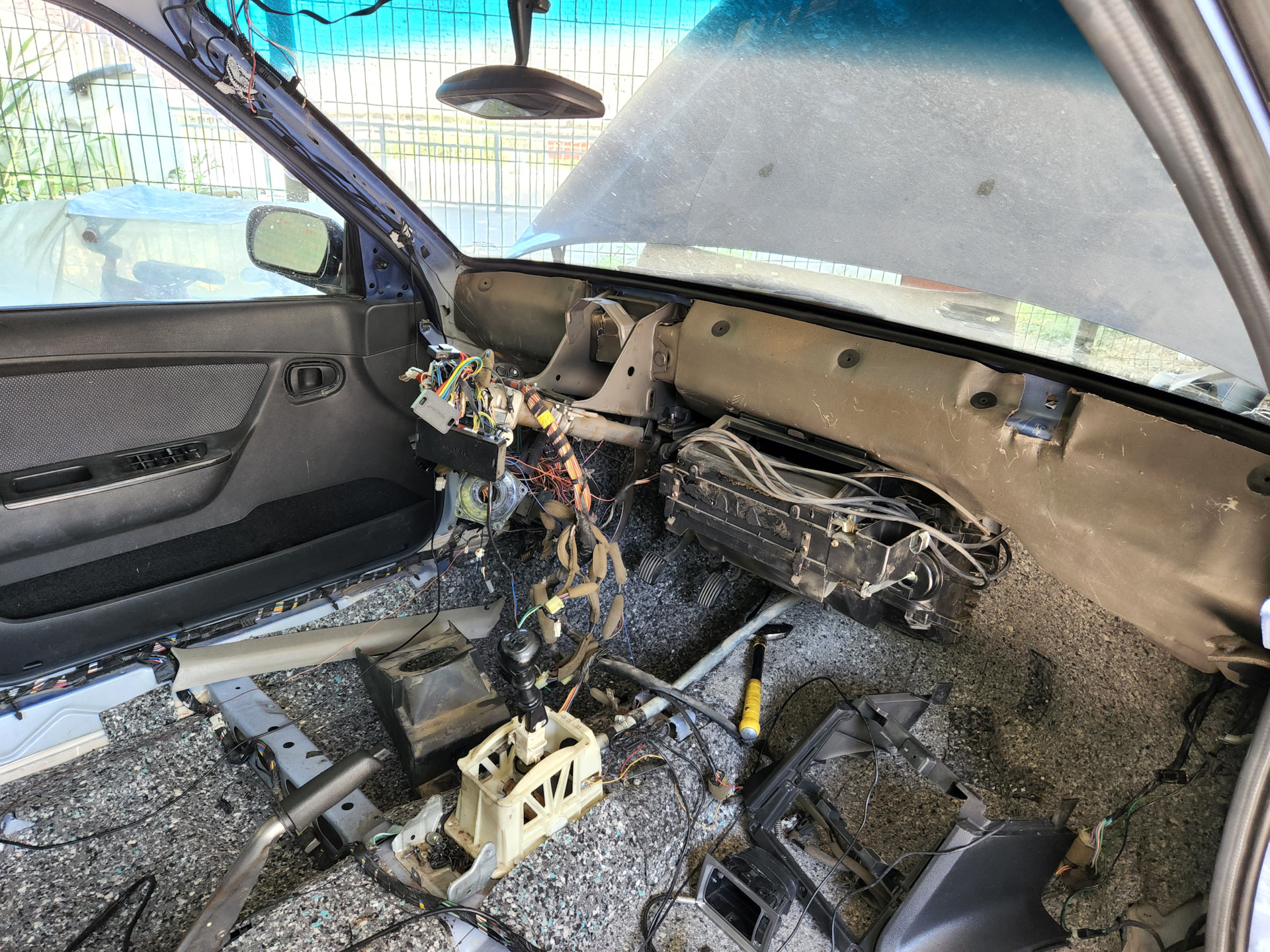Как снять старую шумку Снятие старой шумки и установка новой - Daewoo Nexia (N150), 1,6 л, 2009 года ви