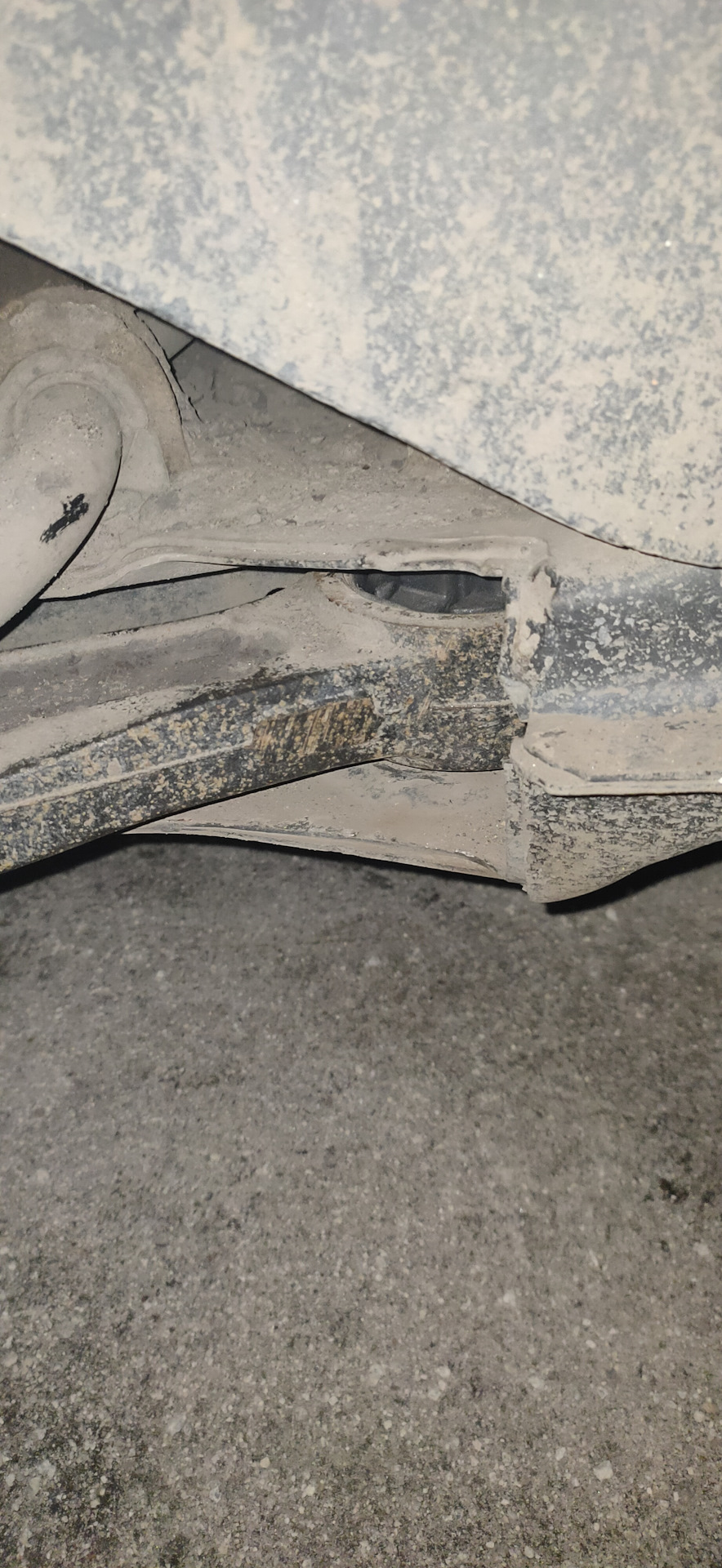 Замена заднего сайлентблока переднего левого рычага — Peugeot Boxer (2G ...