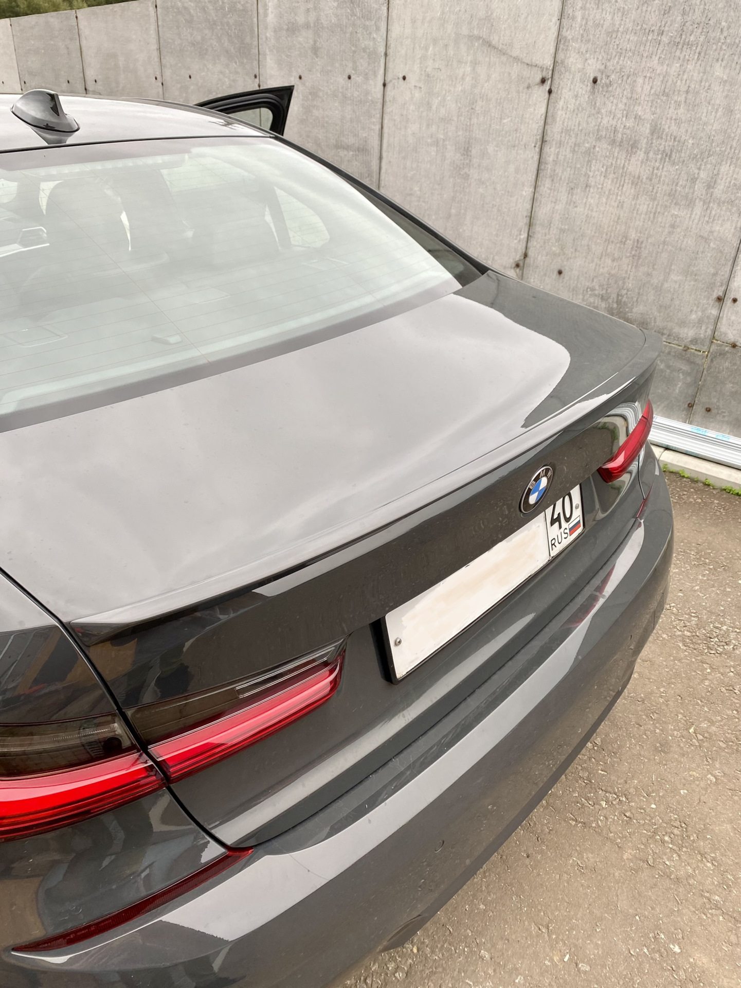 Установка оригинального спойлера M-Performance — BMW 3 series (G20), 2 ...