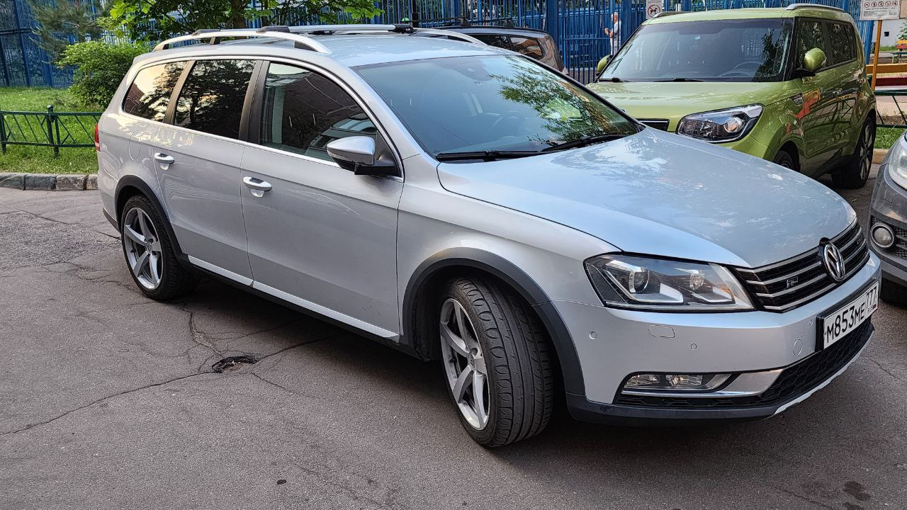 Golf Alltrack Weiss