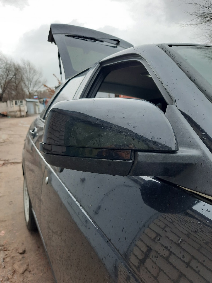 Плазменные повторители зеркал — Lada Приора хэтчбек, 1,6 л, 2010 года ...