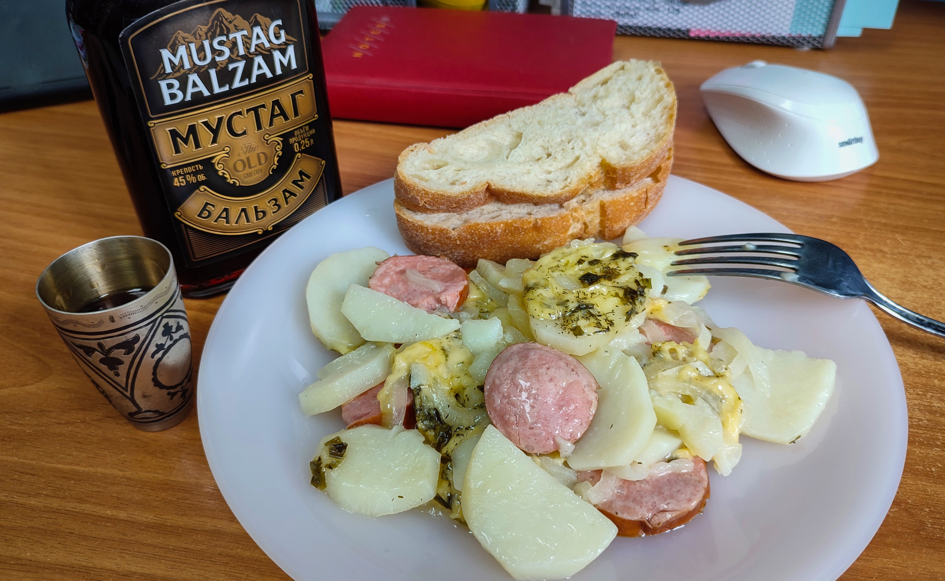 Картошечка с луком и шпикачками под сыром 🍗 — Сообщество «Мультиварка На  Колесах (готовим в пути)» на DRIVE2