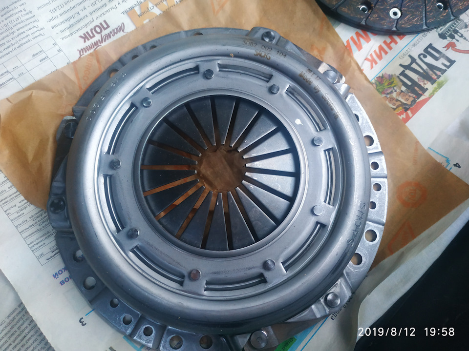 Фото в бортжурнале Lada Vesta (1G). Запчасти на фото: B6102