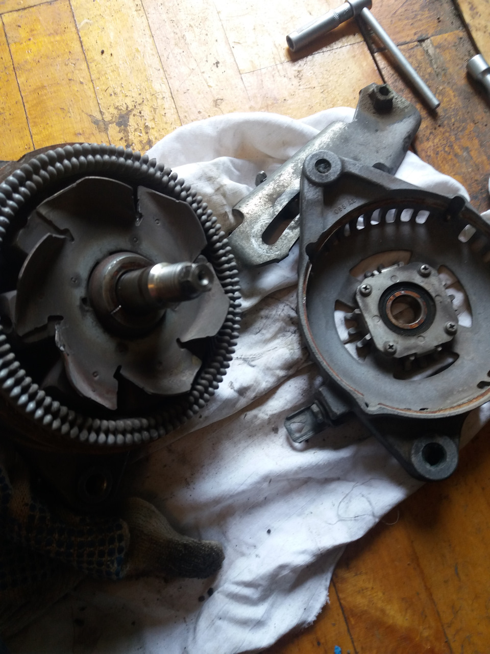 mmAAAgLCoeA 960 Как открутить шкив генератора тойота