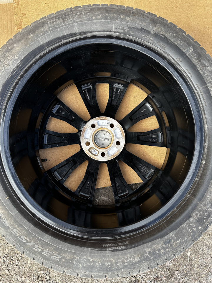 Шины летние Pirelli 235/55 R19, литые диски Volvo 7,5Jx19 ET50 5x108 на ...