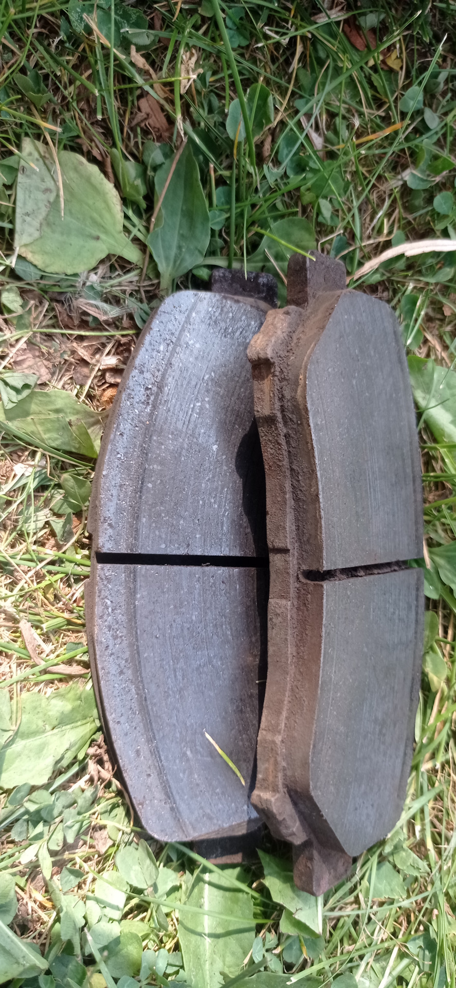 Прижимные пластины в суппорте, кто как ставит. — Nissan Qashqai (1G), 2 ...