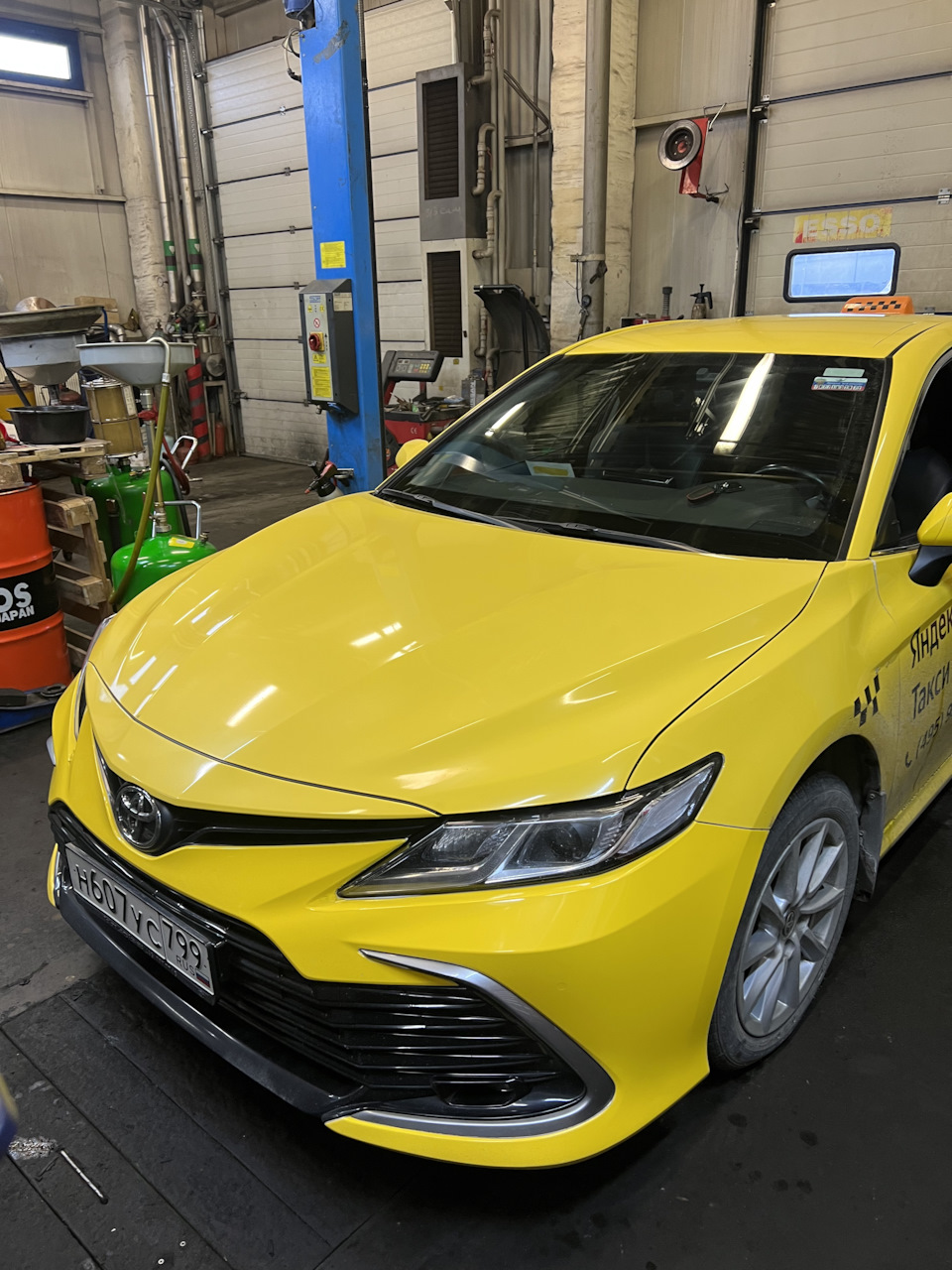 Замена масла вариатор часть 2 — Toyota Camry (XV70), 2 л, 2021 года ...