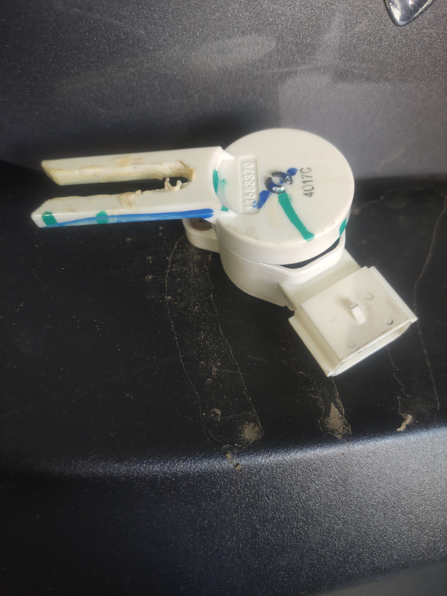 Не гаснут стоп-сигналы, ESP (скользкая дорога) OPEL MOKKA (РЕШЕНО ...