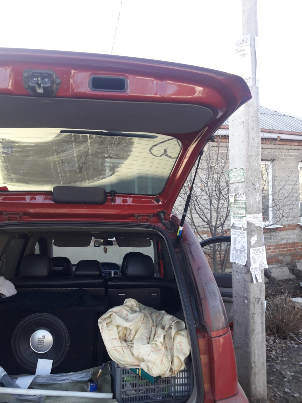 Всё держит — Nissan X-Trail I (t30)