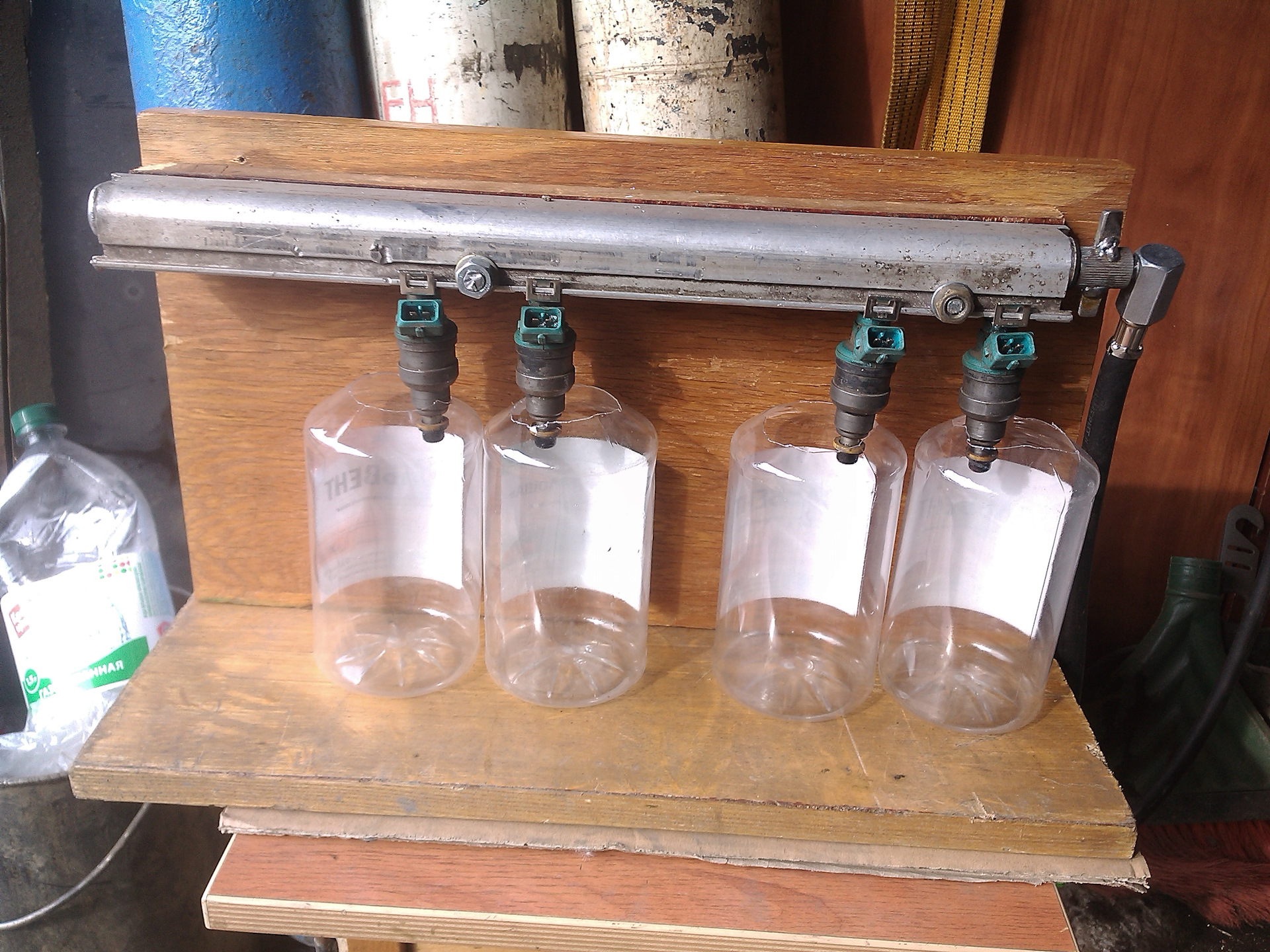 Колбы для стенда промывки форсунок 25 74-39 941. Колбы для стенда промывки форсунок 25 74-39 941. Колба для форсунок. Bg9209 форсунка для подачи специальной жидкости. Колба для промывки форсунок launch.