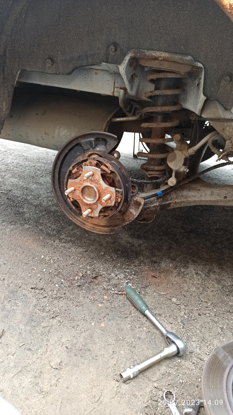 25.07.23 152т.км замена задней правой ступицы. — Lifan Solano, 1,6 л ...