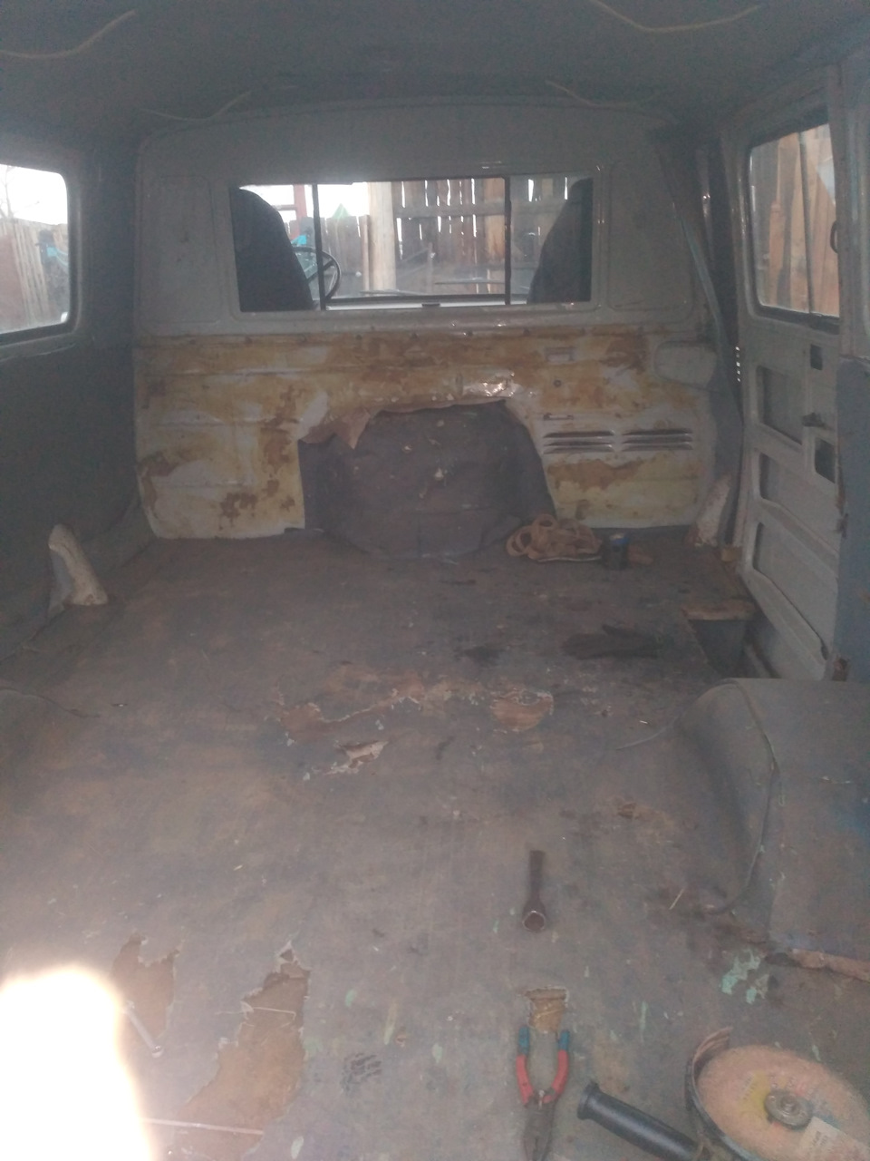 Замена прокладки под крышкой клапанов, и ремонт задних дверей. — УАЗ ...