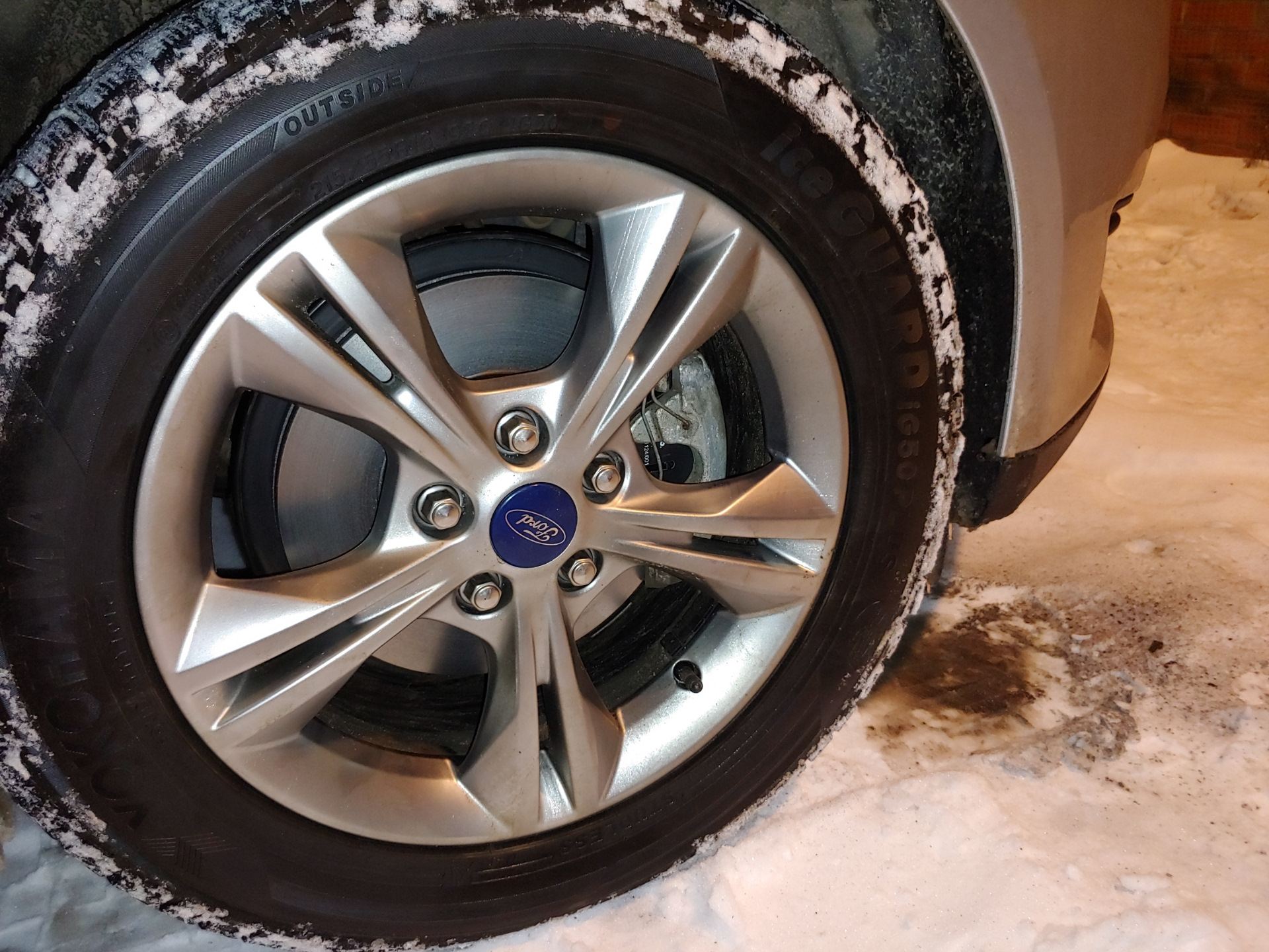 Купить шины фокус. Зимние колеса на Форд фокус 3. Шины 235 Форд фокус 3.. Зимние 35 колеса. Ford Focus 3 размер колес.