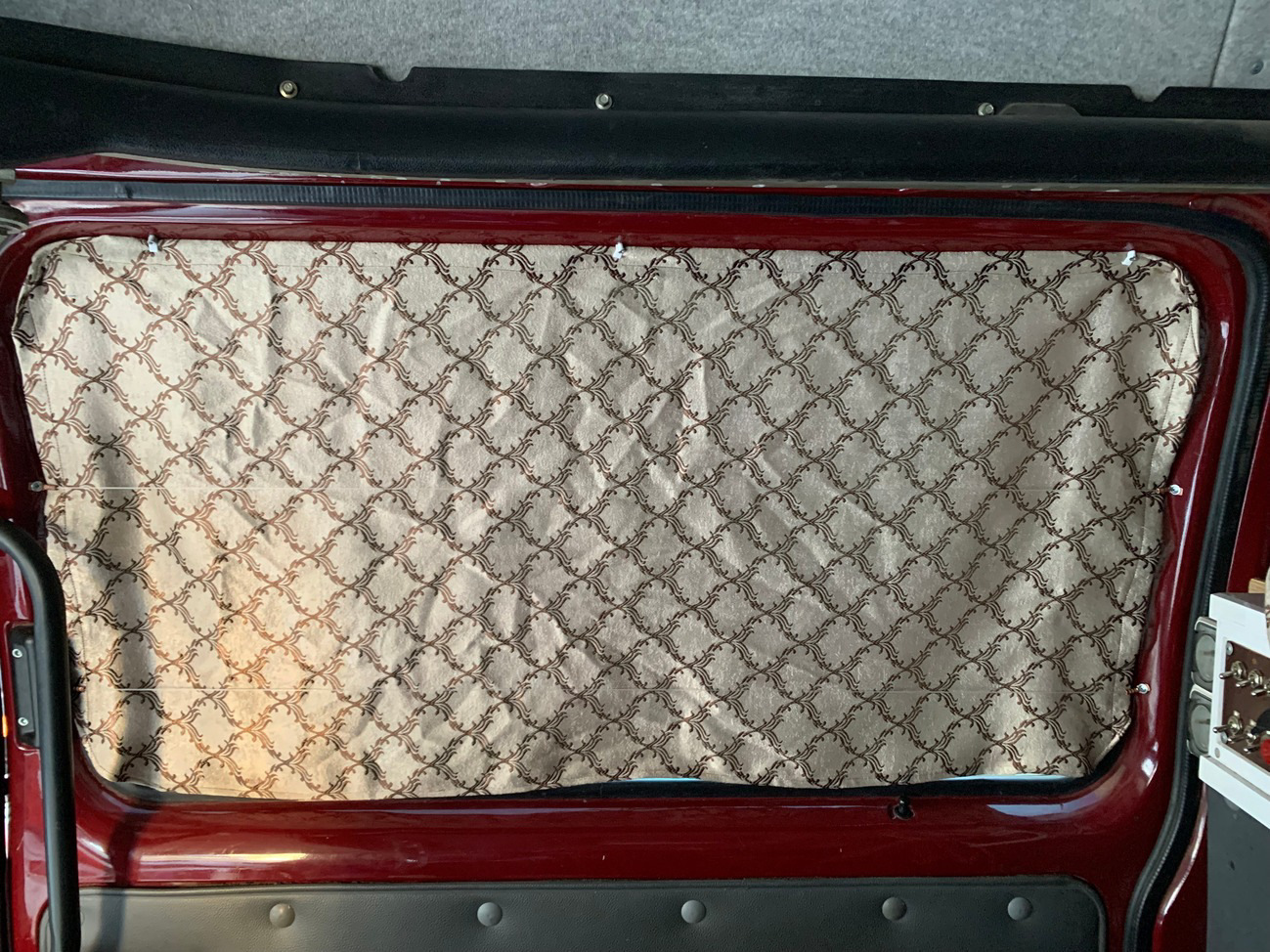 Шторки в Соболь. Задний ряд — ГАЗ Соболь 4х4, 2,7 л, 2017 года | своими ...