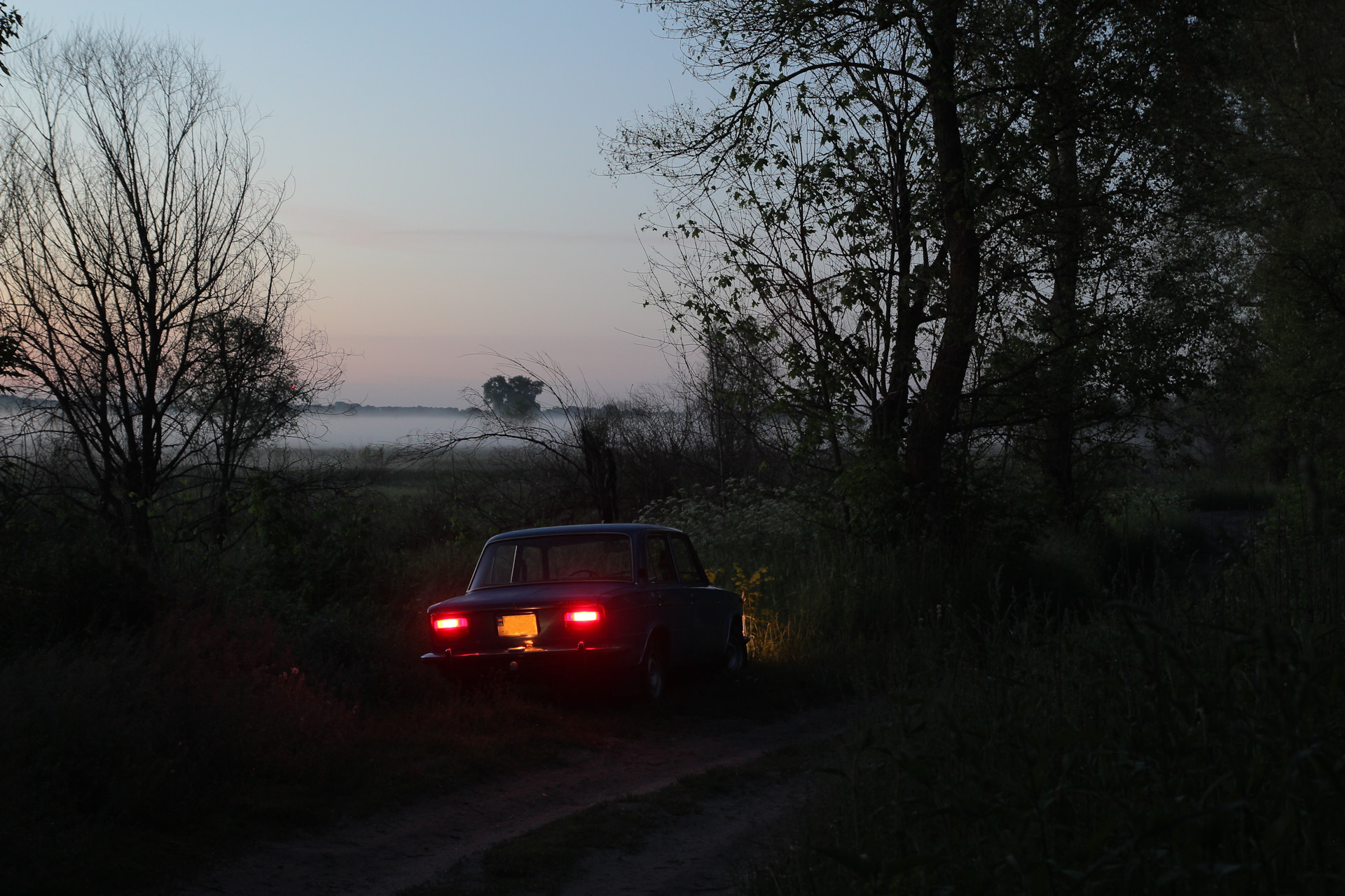 На встречу лету. Спонтанная ночная покатушка на рассвет в Чернигов — Lada  2103, 1,5 л, 1976 года | путешествие | DRIVE2