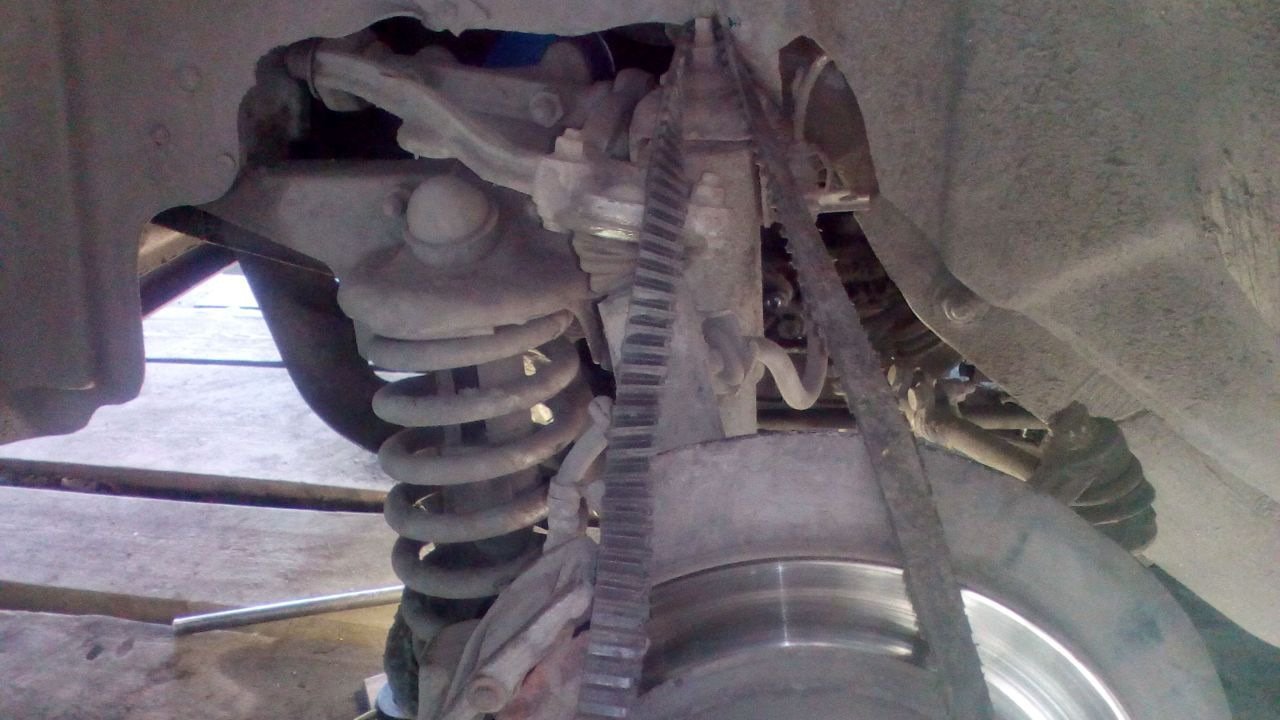 Гул при торможении. Скрип при начале движения. При повороте направо стучит колесо. Шуршание при движении. Шуршание при движении.