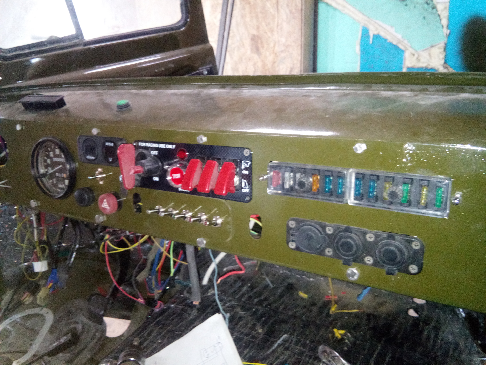 приборная панель уаз 3303. приборная панель уаз 3303. уаз 452 приборная панель. приборная панель уаз 3303. уаз 2206 приборная панель.