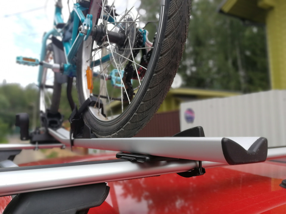 Велокрепление на крышу автомобиля atlant roof rider