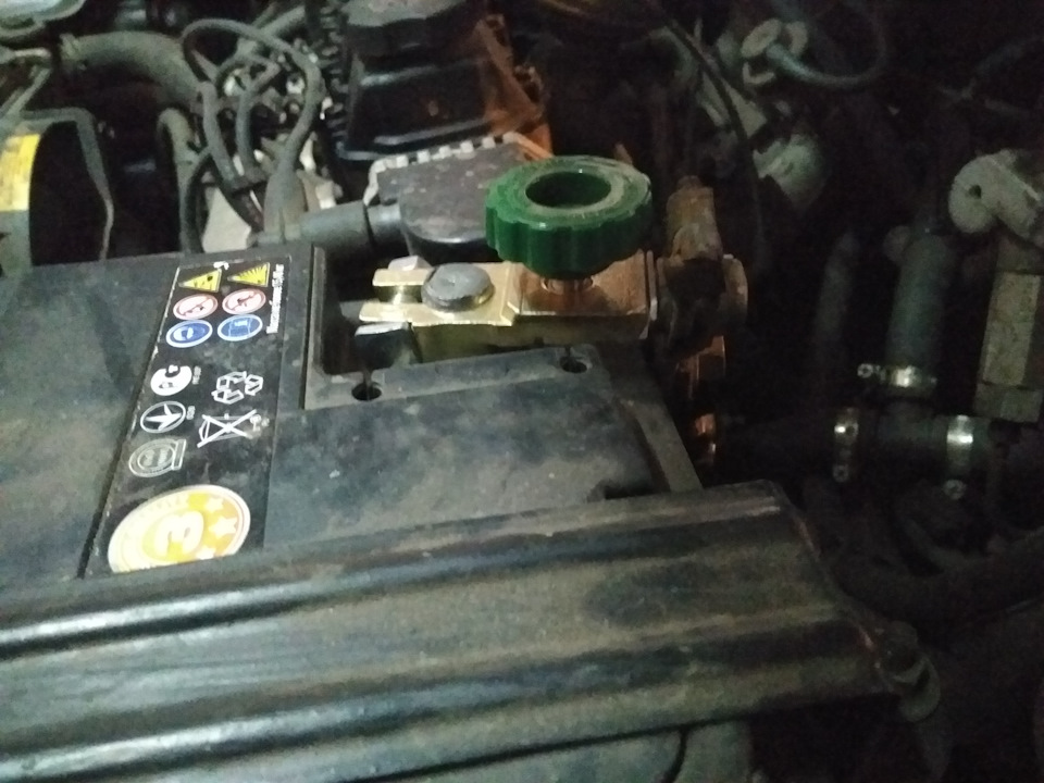 Установка выключателя массы. — Daewoo Lanos, 1,5 л., 2006 года ...