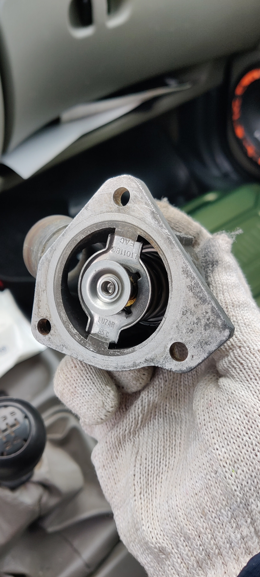 Замена термоэлемента — Lada Калина универсал, 1,6 л, 2008 года ...