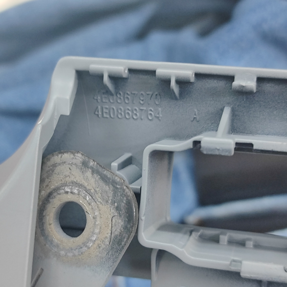 Фото в бортжурнале Audi A8 (D3)