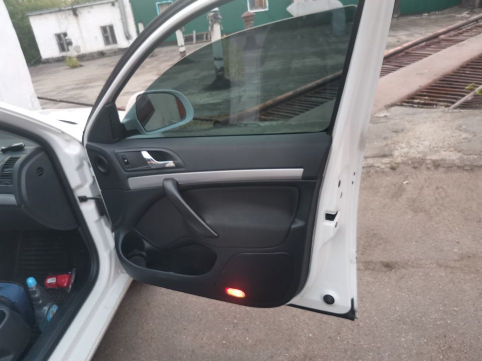 Замена стеклоподъемника пассажира — Skoda Octavia A5 Mk2, 1,8 л, 2013 ...