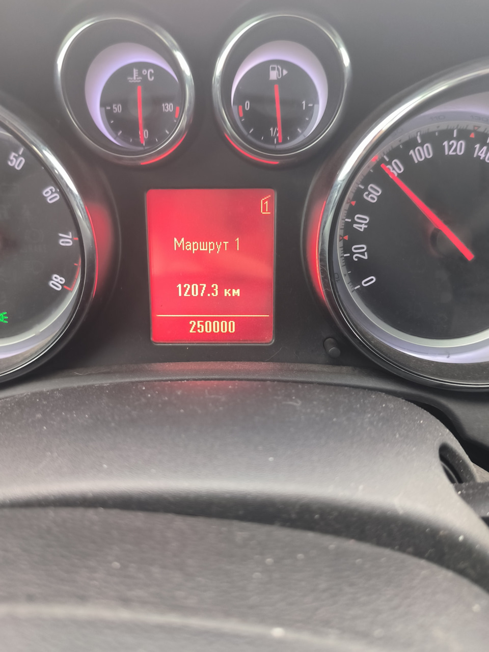 Замена масла по пробегу — Opel Astra J, 1,4 л, 2010 года | своими ...