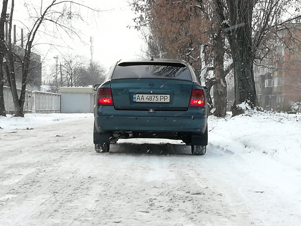 Универсальные задние брызговики — Opel Astra G, 1,6 л., 2004 года ...