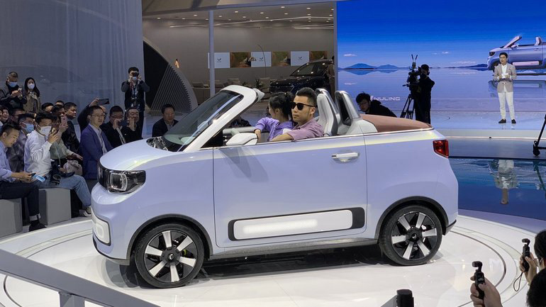 Электромобиль Hongguang Mini ev