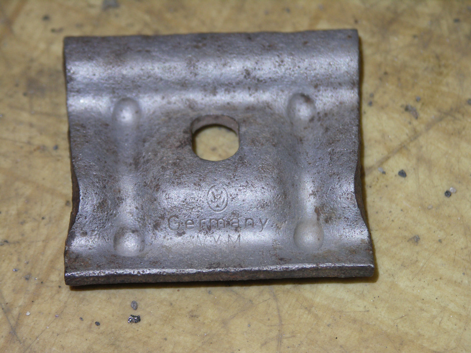 Запилил себе пескоструй! Для теста отпескоструил самую ржавую деталь ...