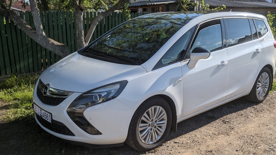 Opel Zafira Tourer панорамная крыша