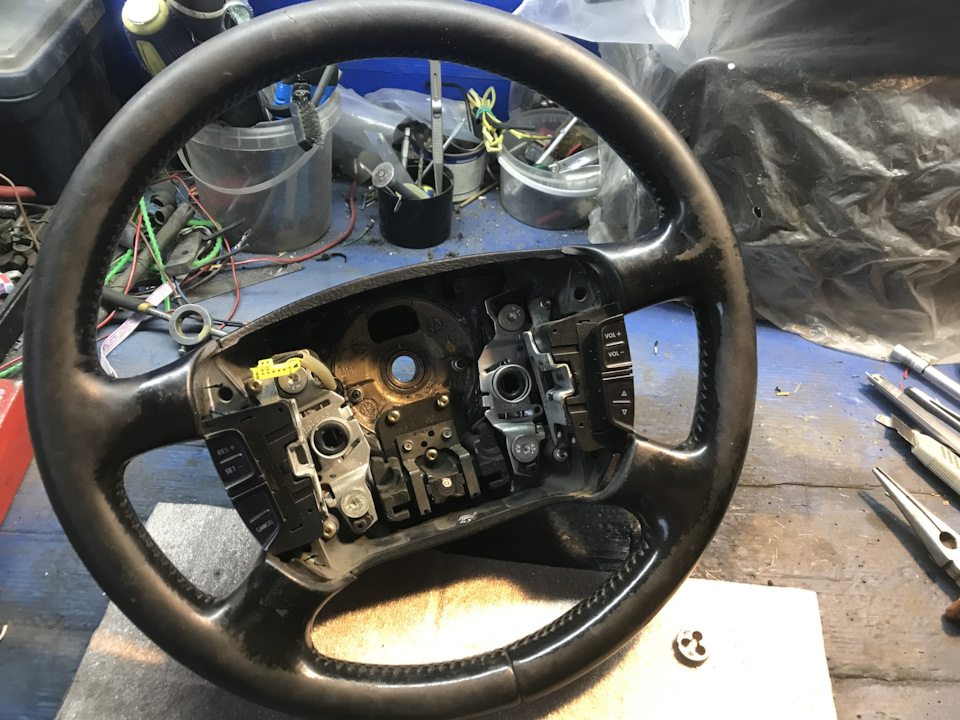 Крепление шлейфа к Мультирулю от Б5+ — Volkswagen Transporter T4, 2,5 л ...