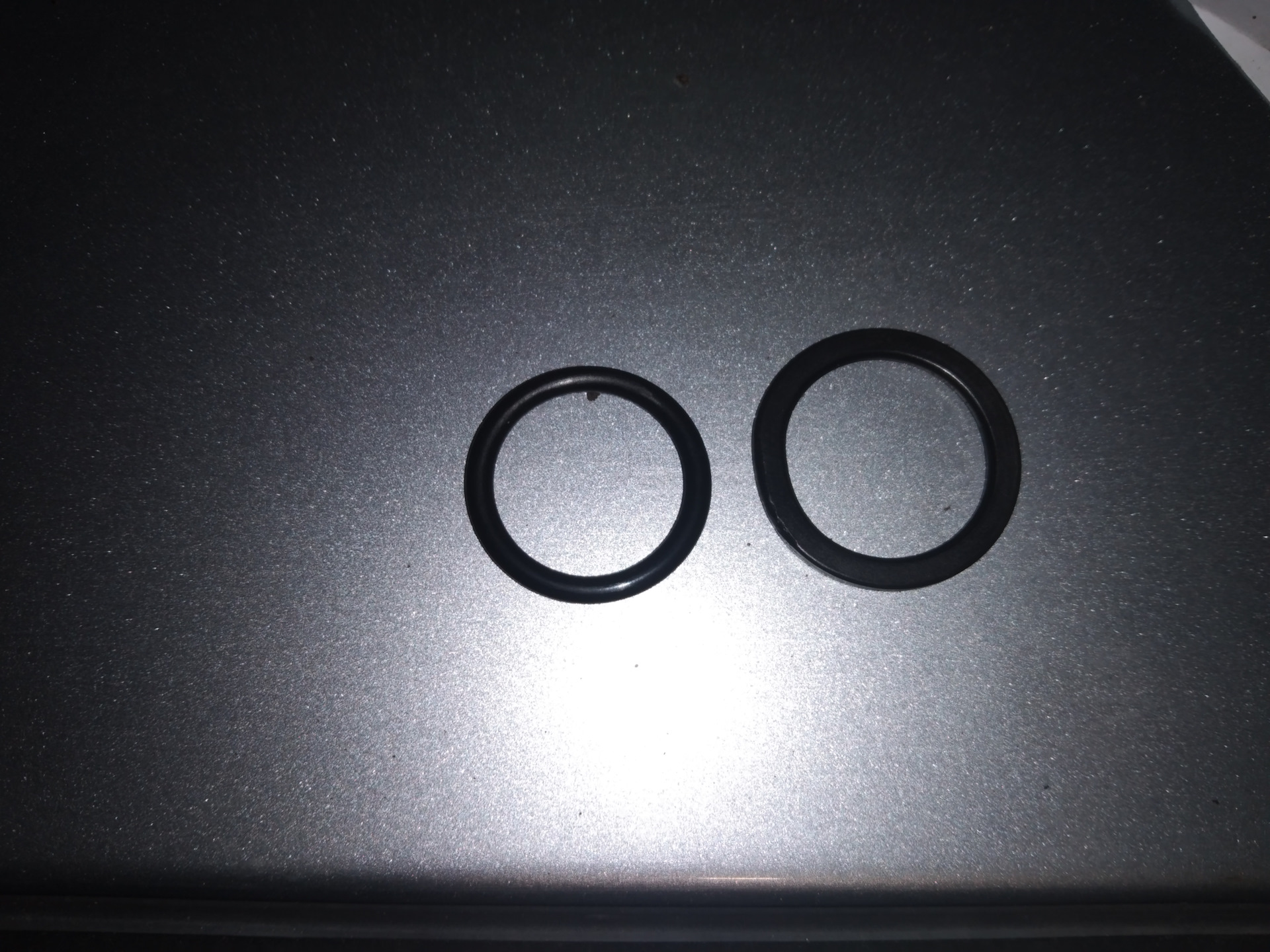 Lancer 9 1,6L. Замена уплотнительного сальника маслонасоса. Колечко ...