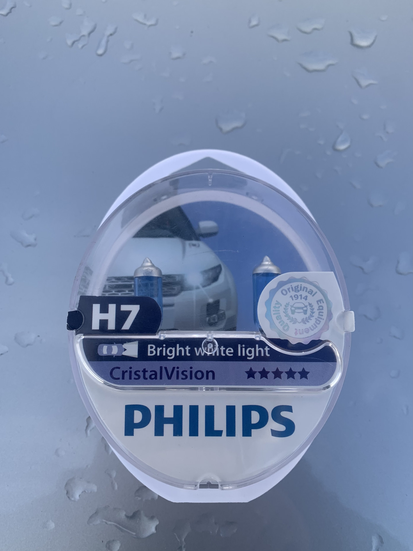 43. Установка ламп ближнего света Philips Cristal Vision H7 — Skoda ...