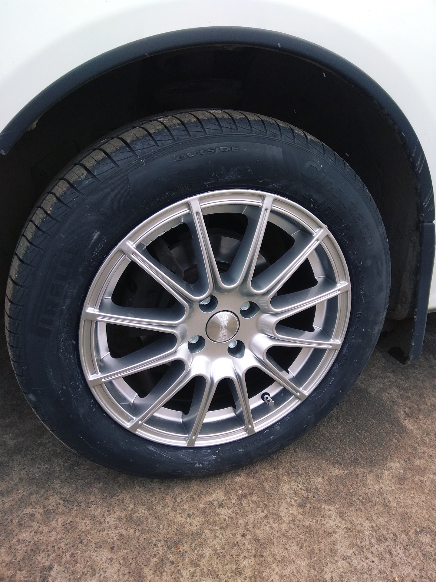 55 r16. 205 55 R16 на акцент. Сандеро 205/55/16. Renault Sandero 215/55 r16. 205 55 15 Рено.