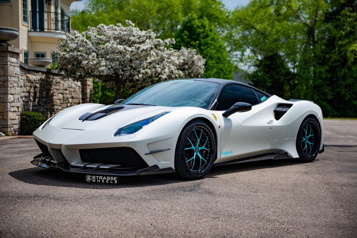 Ferrari 488 GTB белая