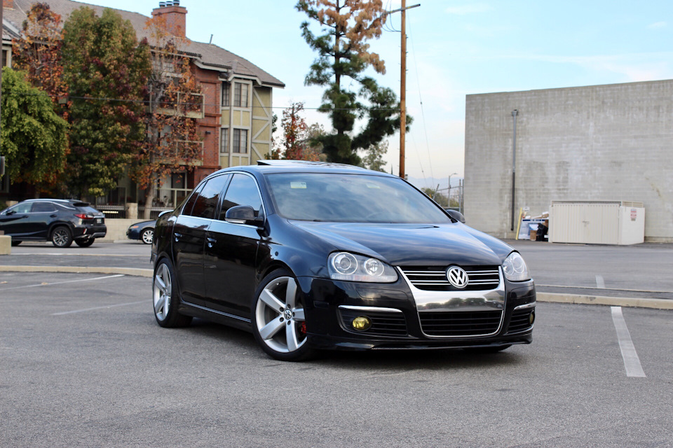 Джетта 5. VW Jetta mk5 r17.