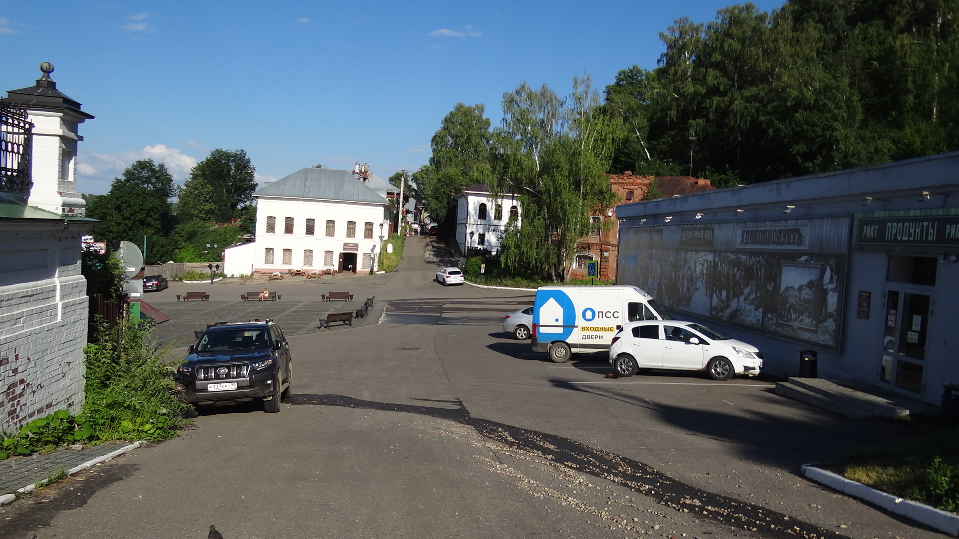 Плес открыли. Шлагбаум на въезде в Плес. Плёс город въезд на машине.