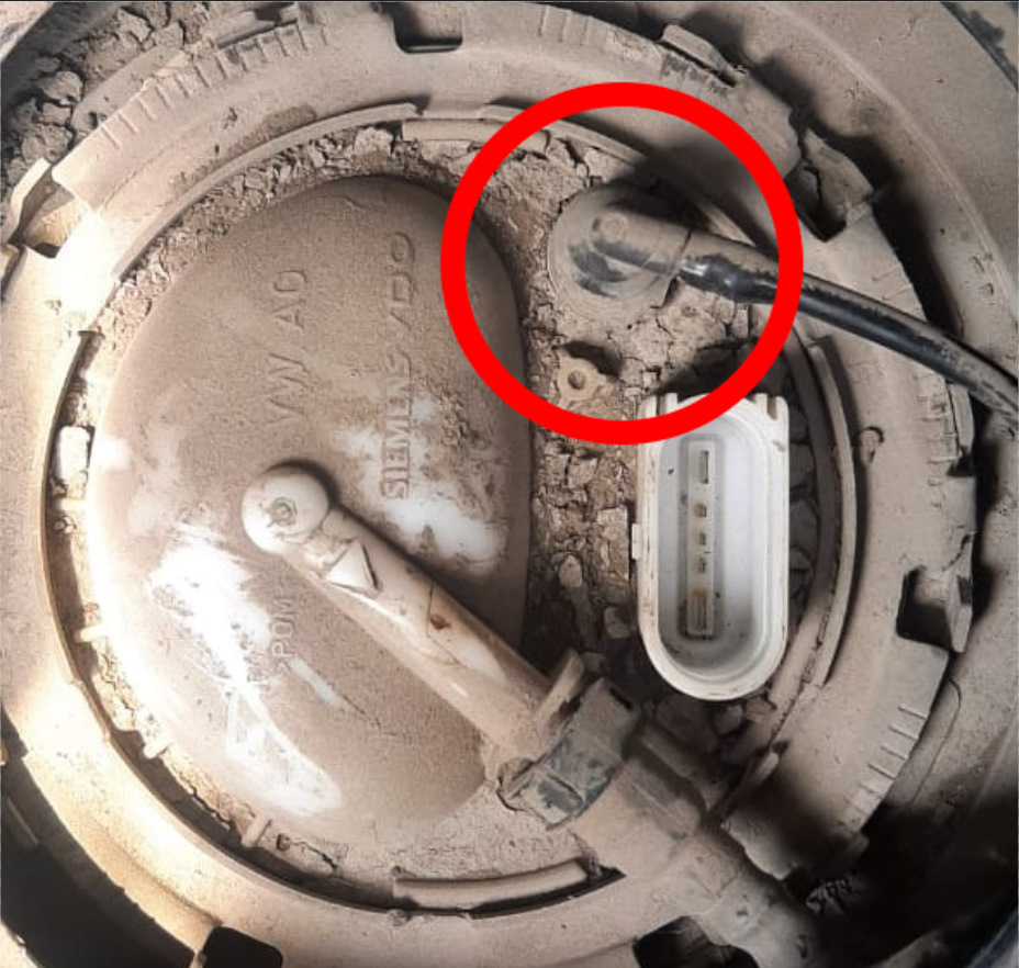 Не могу найти бензонасос — Volkswagen Passat B6, 2 л, 2006 года ...