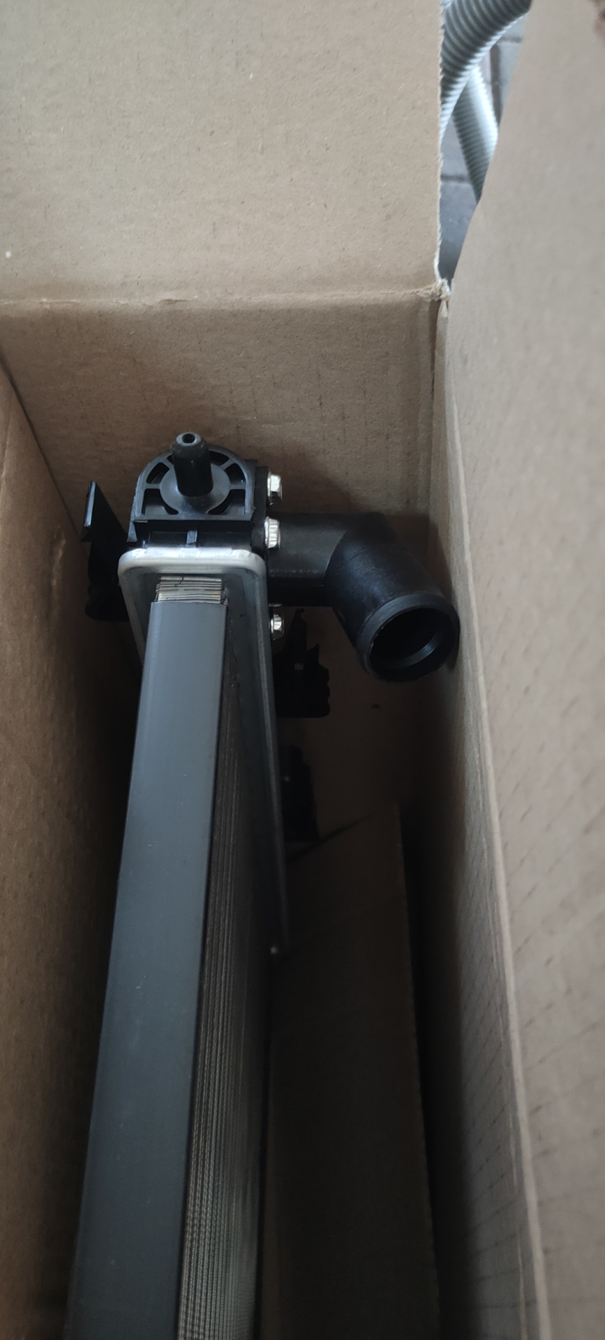 У нового под углом, немного укоротили патрубок! — Mitsubishi ASX