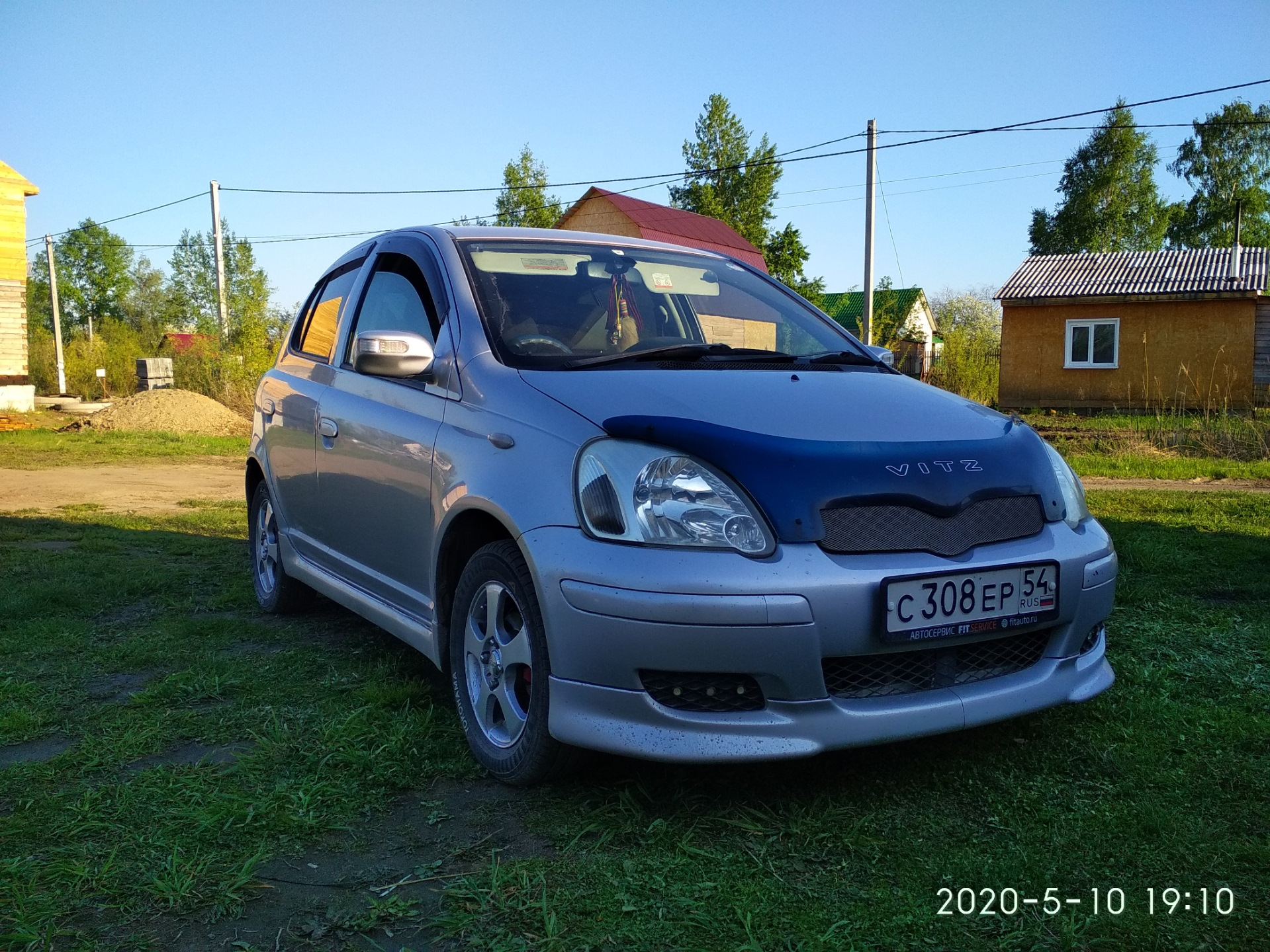 Тойота витц безопасность. Тойота Витц 2002. Toyota Vitz 2002 года. Vitz 10. Toyota Vitz 10.