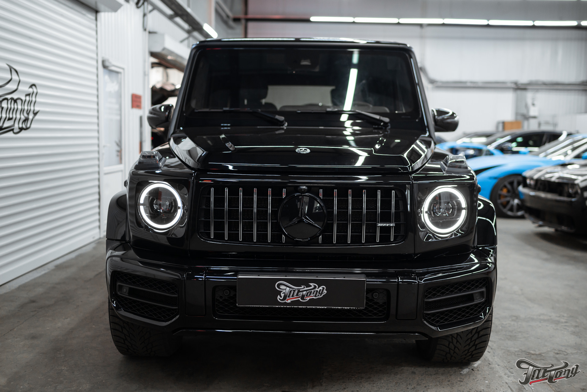 Гелик 464. G63 AMG антихром. Мерседес g63 AMG антихром. Гелик е63. Mercedes Benz g63 AMG черный антихром.